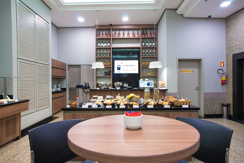 Hotel Continental Business