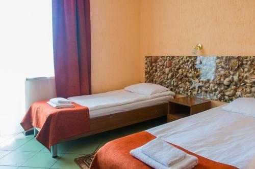 Ev Roshel Hotel