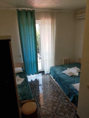 Ev Roshel Hotel