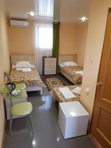 Ev Roshel Hotel