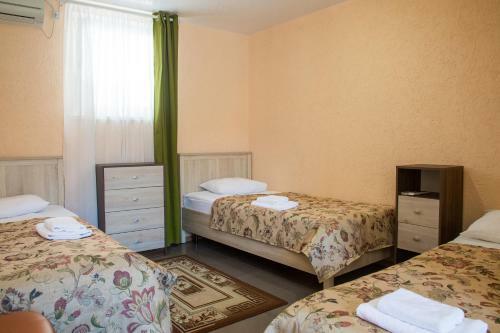 Ev Roshel Hotel