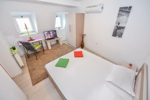 Hostal Budget Accommodation