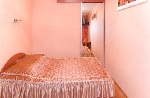 Apartment Megapolis On Koltsovskaya 30a - 9