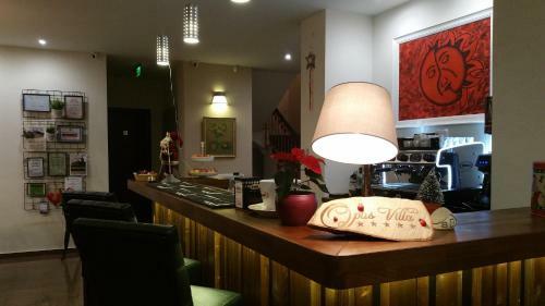 Hostal Opus Villa