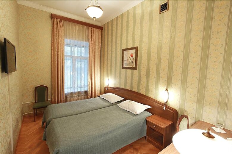 Hostal Zlatoust Hotel