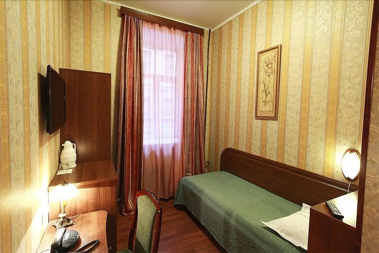 Hostal Zlatoust Hotel