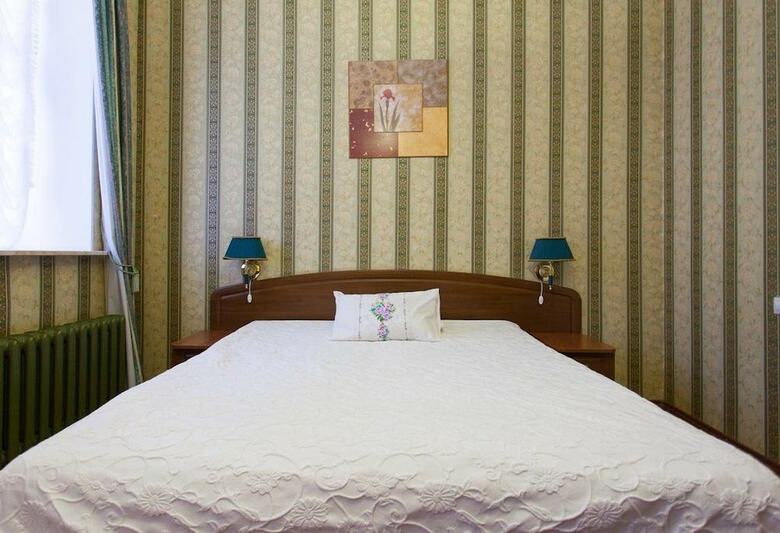 Hostal Zlatoust Hotel