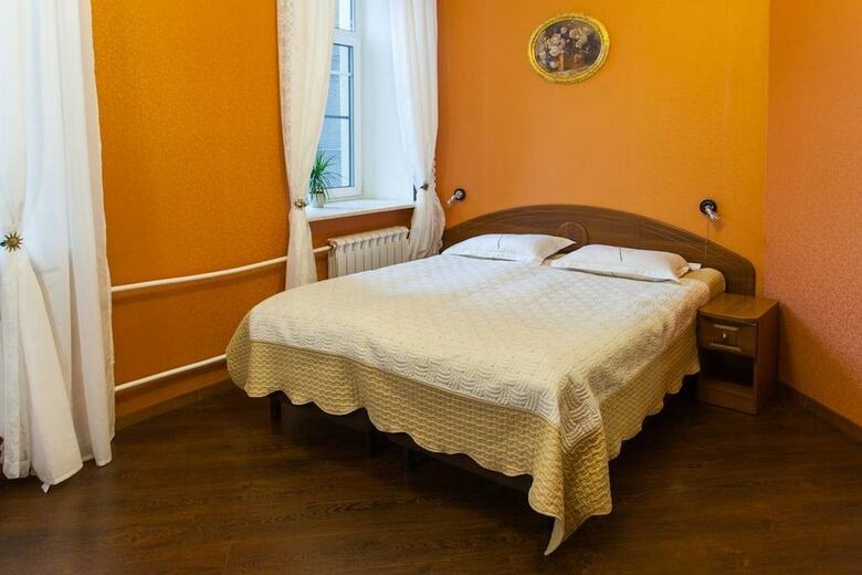 Hostal Zlatoust Hotel