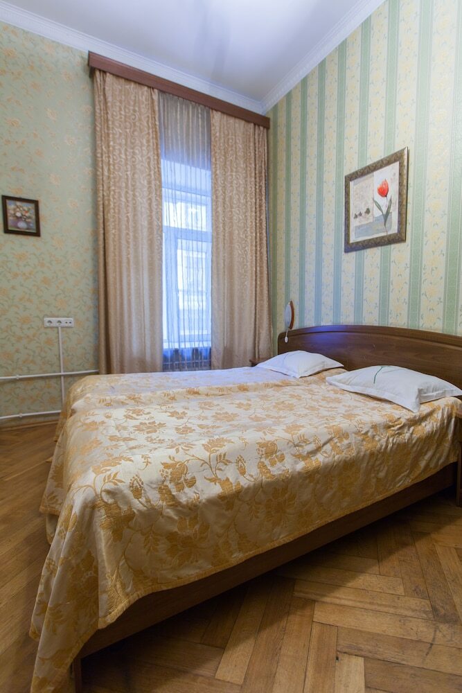 Hostal Zlatoust Hotel