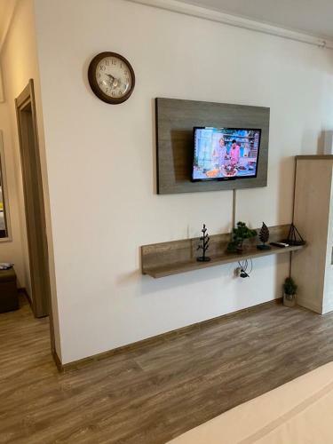 Argos Summerland Apartment
