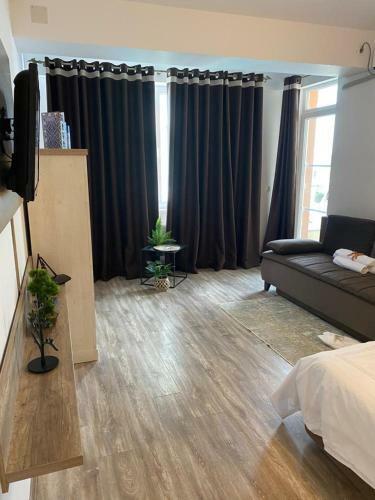 Argos Summerland Apartment