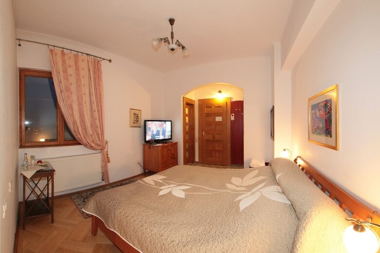Hostal Pensiunea Casa Cranta