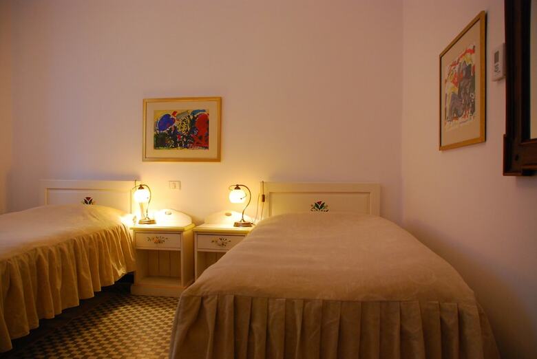 Hostal Pensiunea Casa Cranta