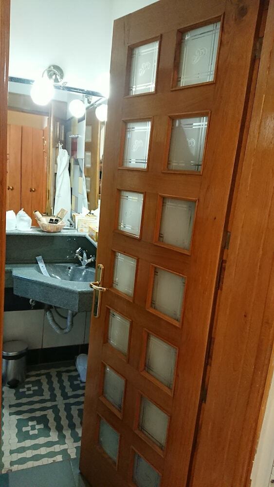 Hostal Pensiunea Casa Cranta