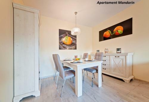 Apartamenty Homely Place - Parking