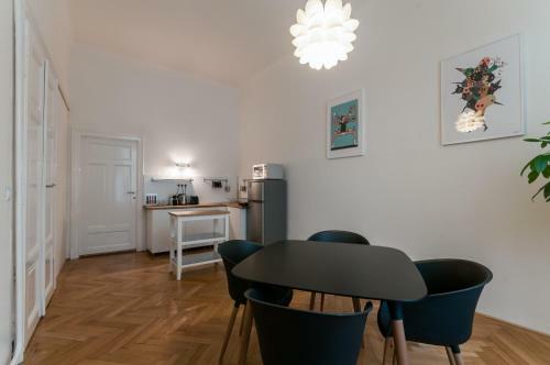 Square Apartments