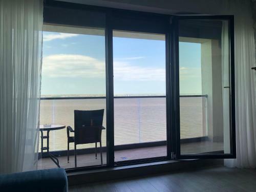 Sophia Lake Apartment