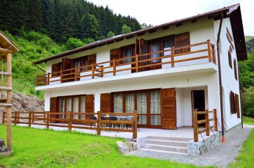 Hostal Pensiunea Valea Pinului