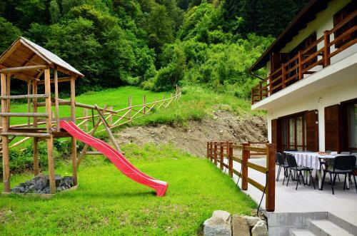 Hostal Pensiunea Valea Pinului