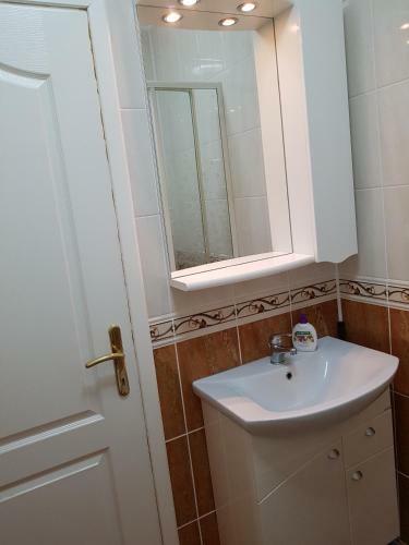 Hostal Pensiunea L?rincz *** Panzi�
