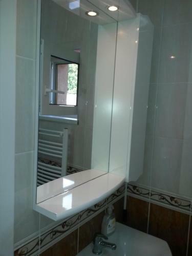 Hostal Pensiunea L?rincz *** Panzi�
