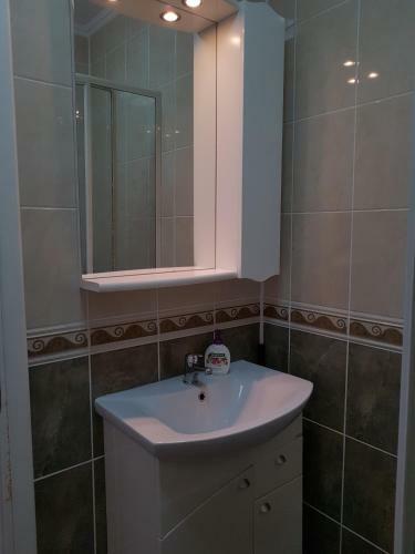 Hostal Pensiunea L?rincz *** Panzi�