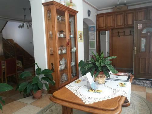Hostal Pensiunea L?rincz *** Panzi�