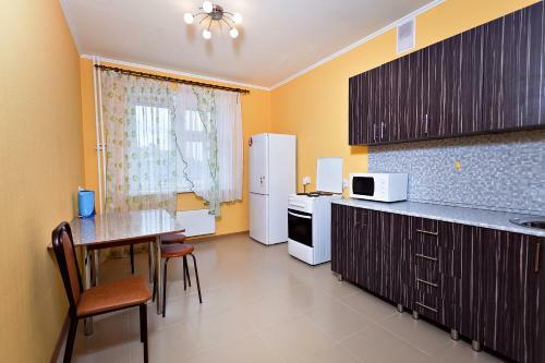 Apartments On Adoratskogo 4