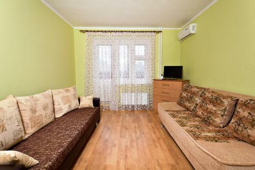 Apartments On Adoratskogo 4