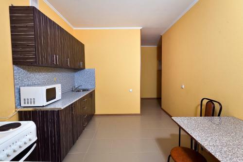 Apartments On Adoratskogo 4