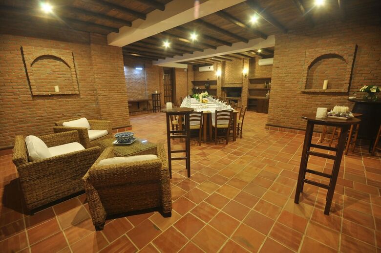 El Vino Hotel Suites