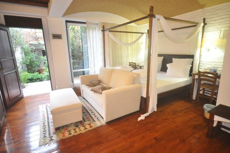 El Vino Hotel Suites