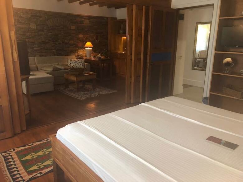 El Vino Hotel Suites