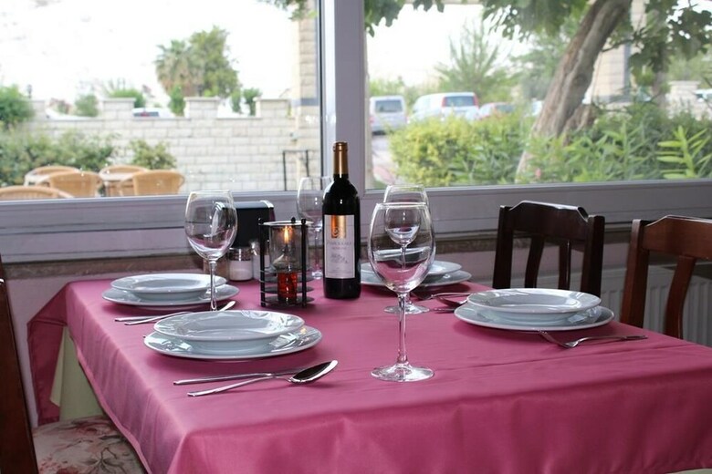 Hotel Hal-tur