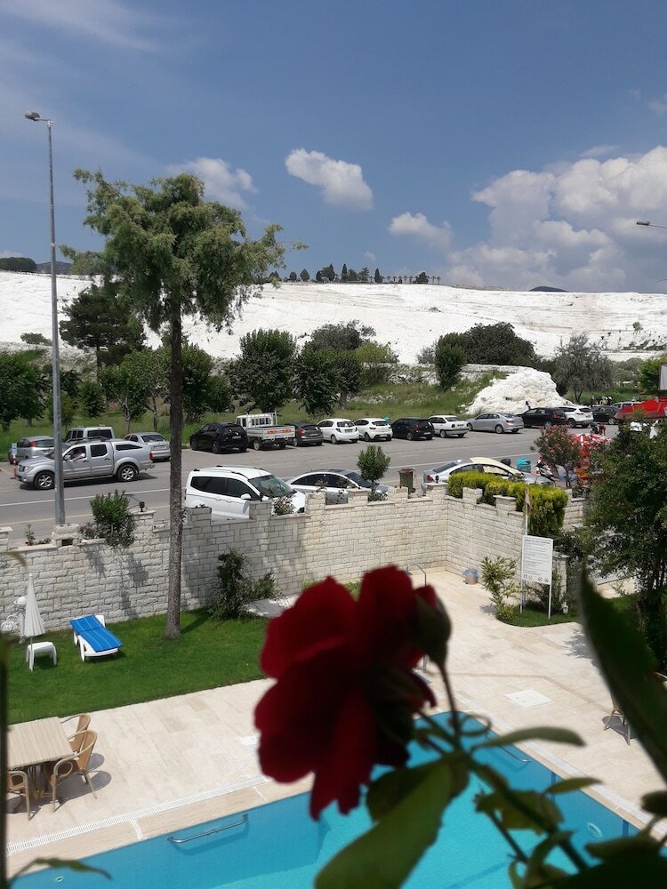Hotel Hal-tur