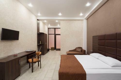 Hostal Raduzhny Guest House
