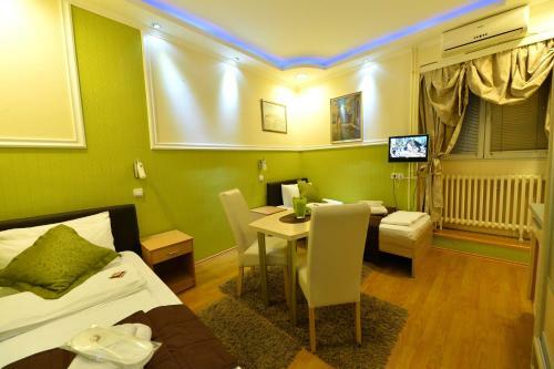 Hostal Guest Accommodation Tal Centar