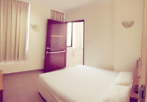 Golden Star Hotel