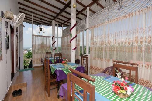 Hostal Kandyan White Holiday Homes