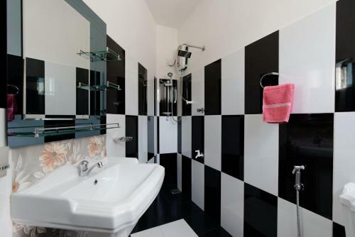 Hostal Kandyan White Holiday Homes