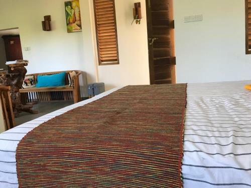 Villa Sooriya Weaving