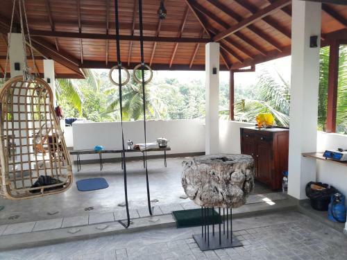 Villa Sooriya Weaving