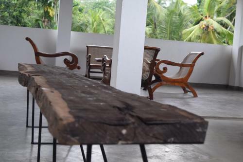 Villa Sooriya Weaving