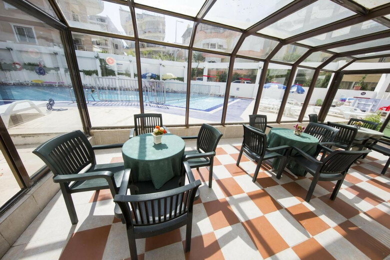 Hotel Tuntas Suites Altinkum