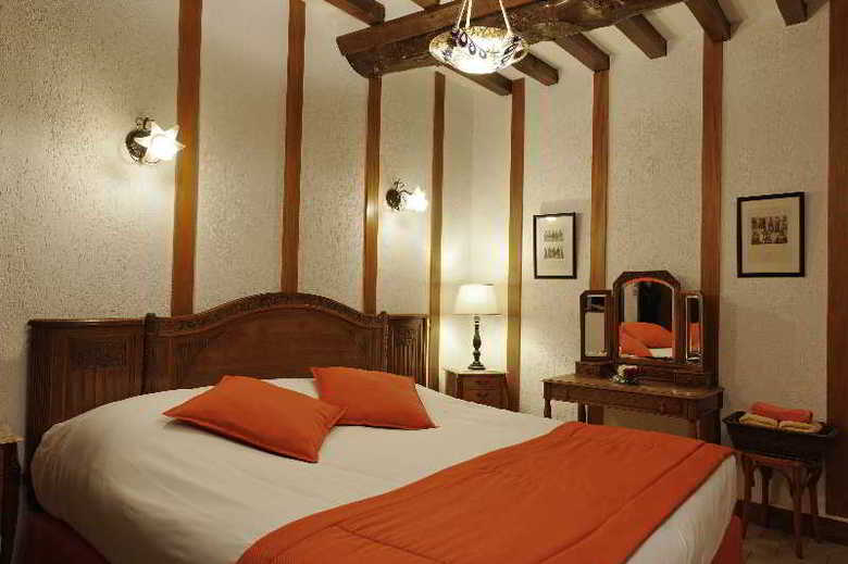 Hotel Ferme De La Ran�onni�re Ou Manoir De Mathan