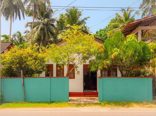 Hikkaduwa Homestay By Lali