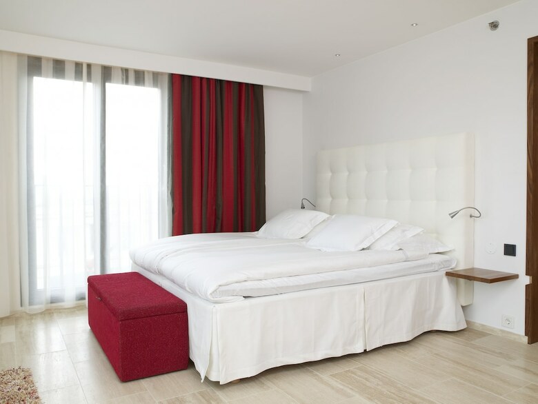 Avalon Hotel