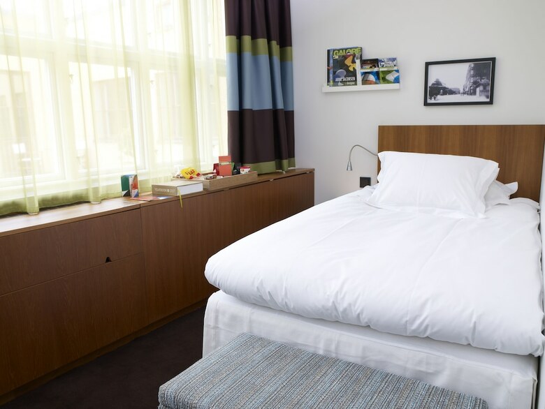 Avalon Hotel