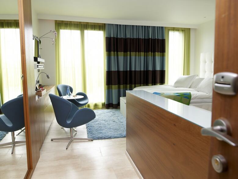Avalon Hotel