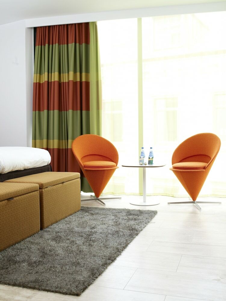 Avalon Hotel